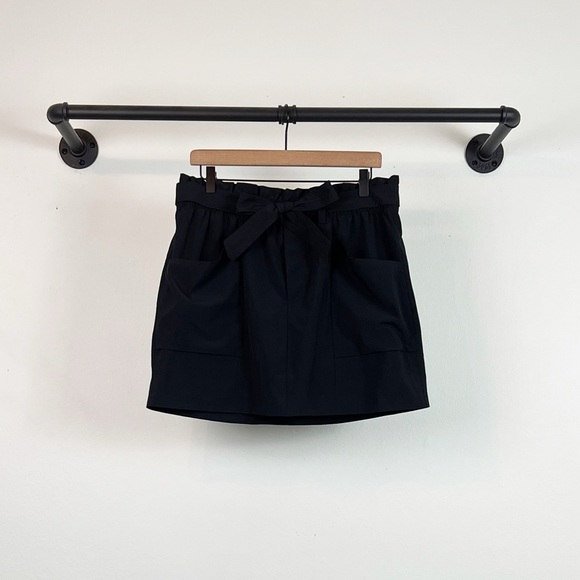 Athleta Skyline Tie Waist Paperbag Pocket Skort Skirt Black - Picture 3 of 8